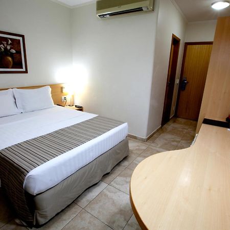 Oitis Hotel Goiânia Δωμάτιο φωτογραφία